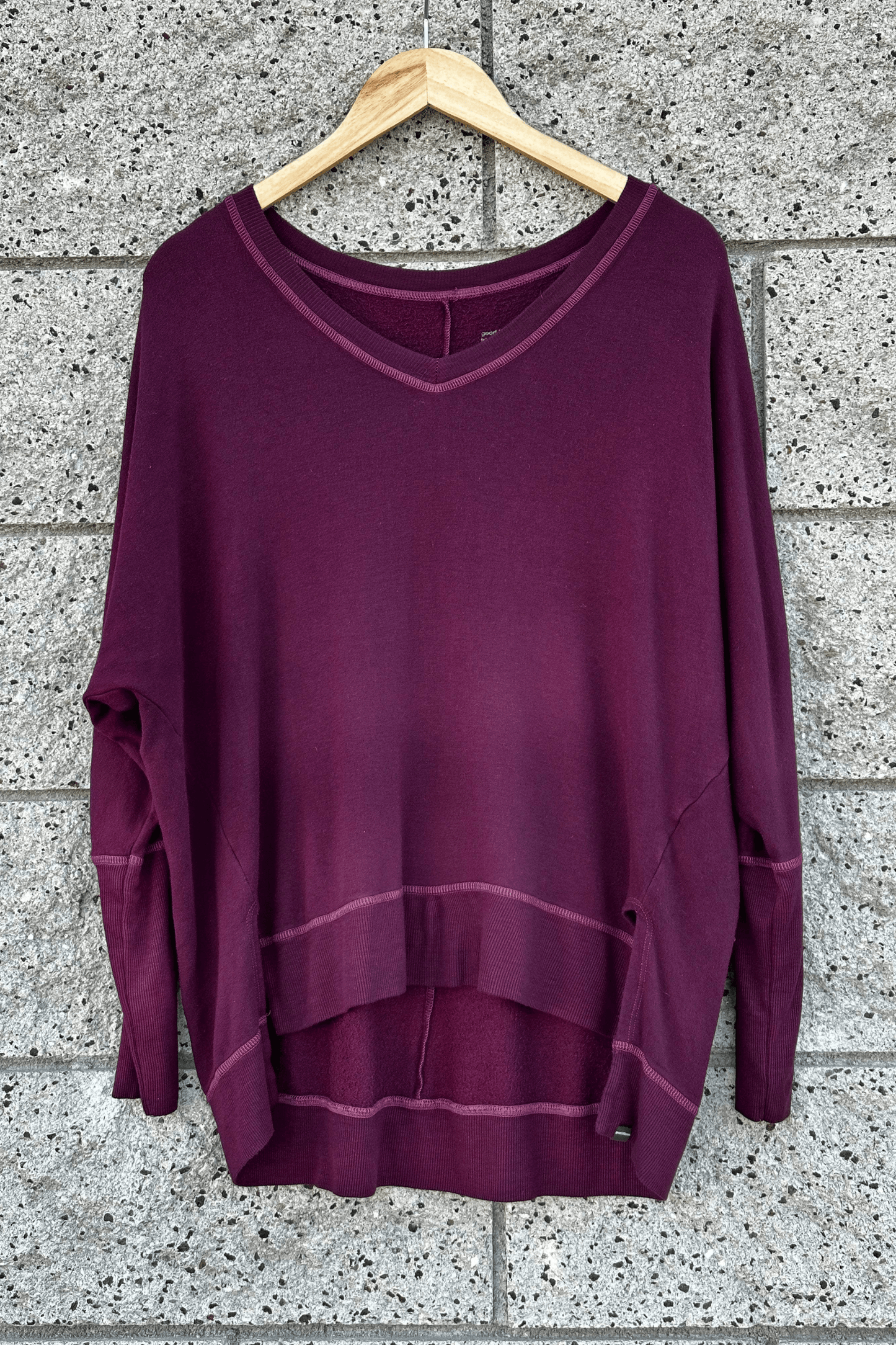 The Carrie - Relaxed V-Neck Sweater - Merlot