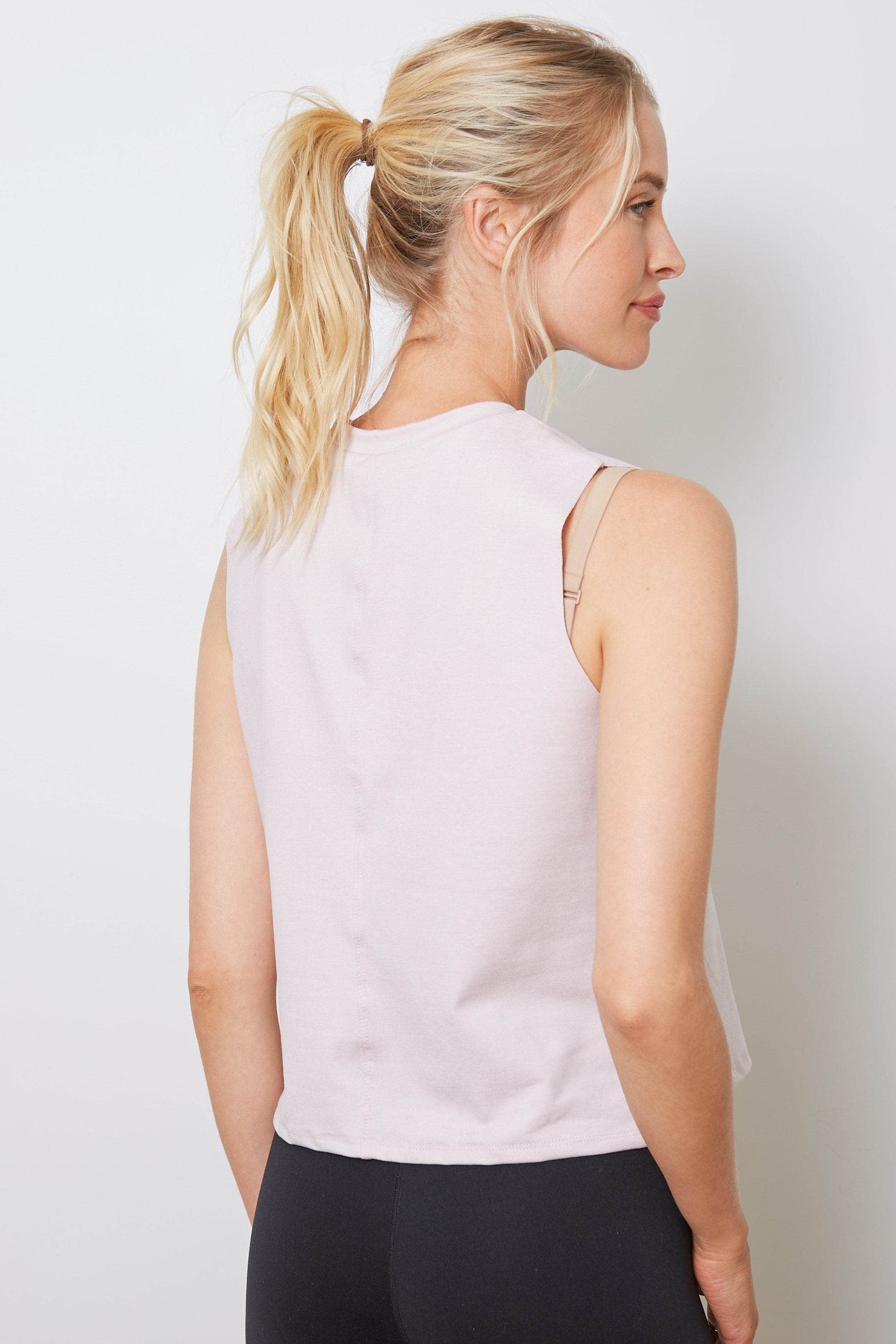 The Lili Active Crop - Chalk Pink