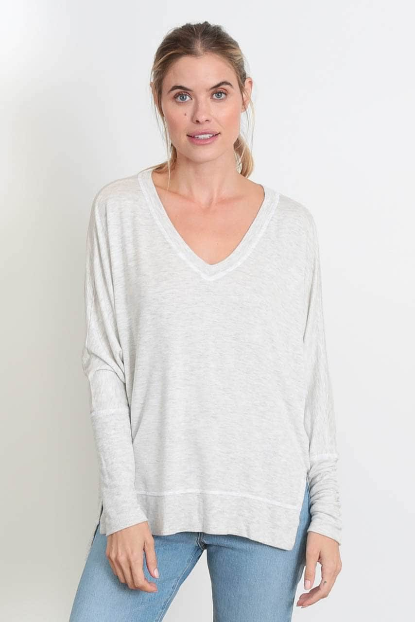 The Carrie - Relaxed V-Neck Sweater - Natural