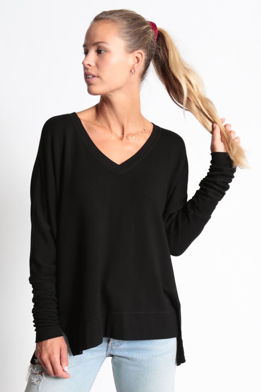 The Carrie - Relaxed V-Neck Sweater - Black Sand