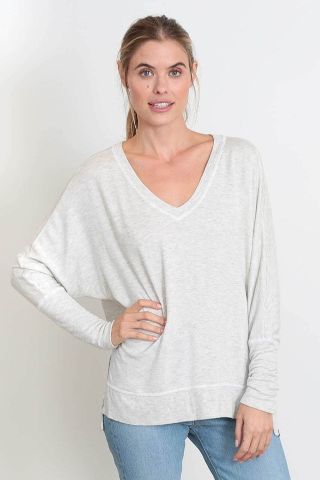 The Carrie - Relaxed V-Neck Sweater - Natural